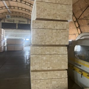 Įvairūs eglės medienos tašeliai, 44x56x2400